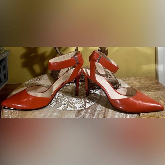 Nine West  “Suzyo” Heels with Ankle Strap and Pointed Toe. Size 8 - Picture 6 of 12